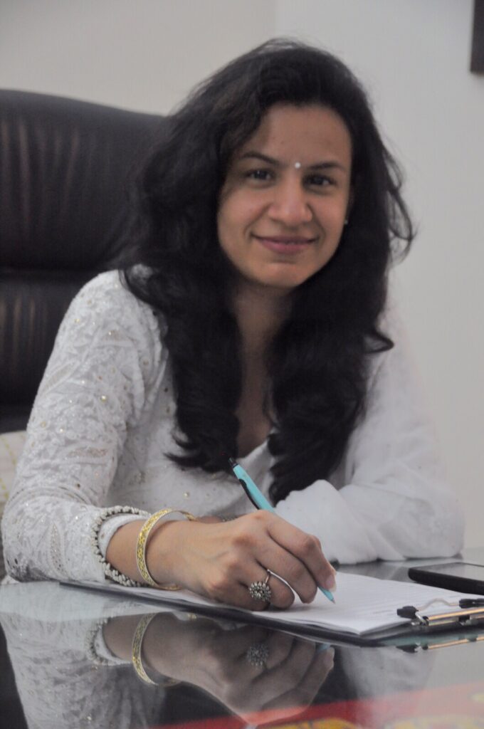 Dr Nisha Khanna